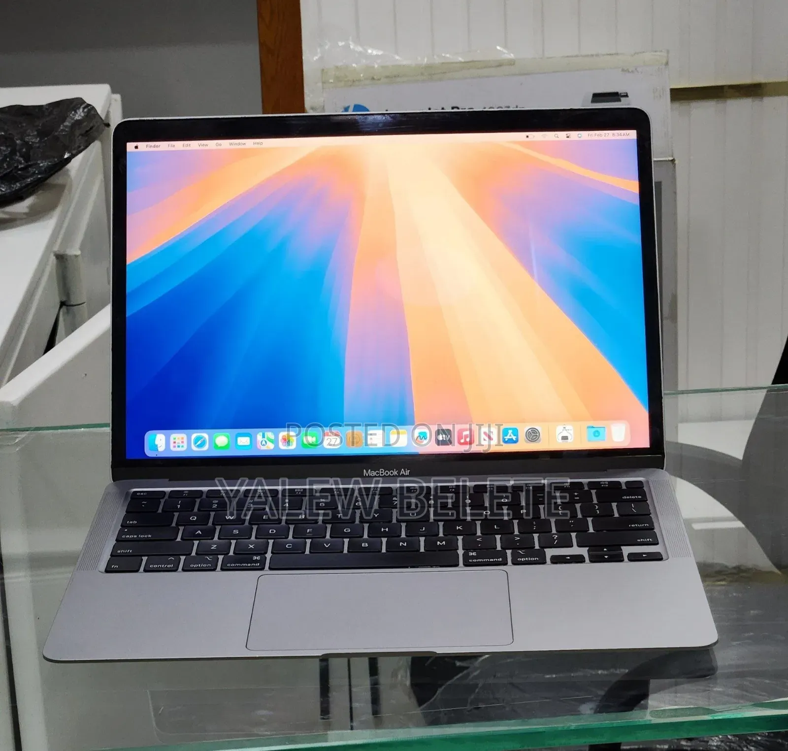 New Laptop Apple MacBook Air 2020 8GB Intel Core i3 SSD 256GB