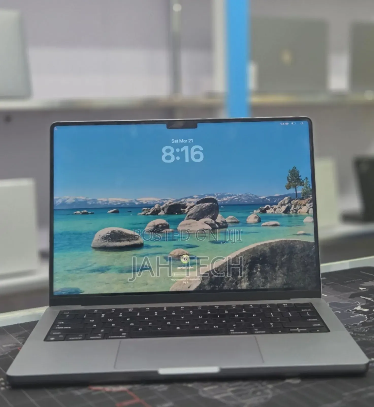 New Laptop Apple MacBook Pro M1 16GB Apple M1 Pro SSD 512GB