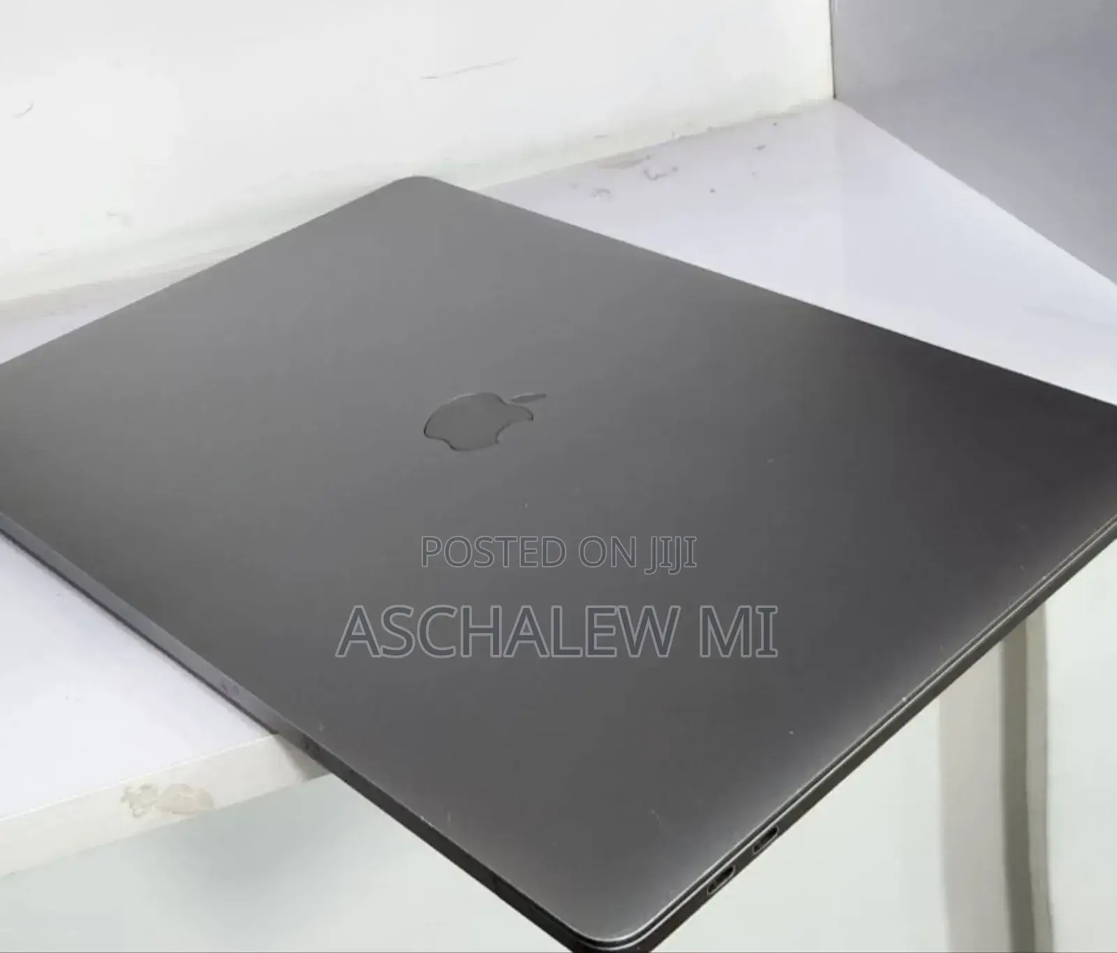 New Laptop Apple MacBook Pro 2018 32GB Intel Core i9 SSD 512GB
