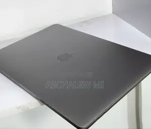 New Laptop Apple MacBook Pro 2018 32GB Intel Core i9 SSD 512GB