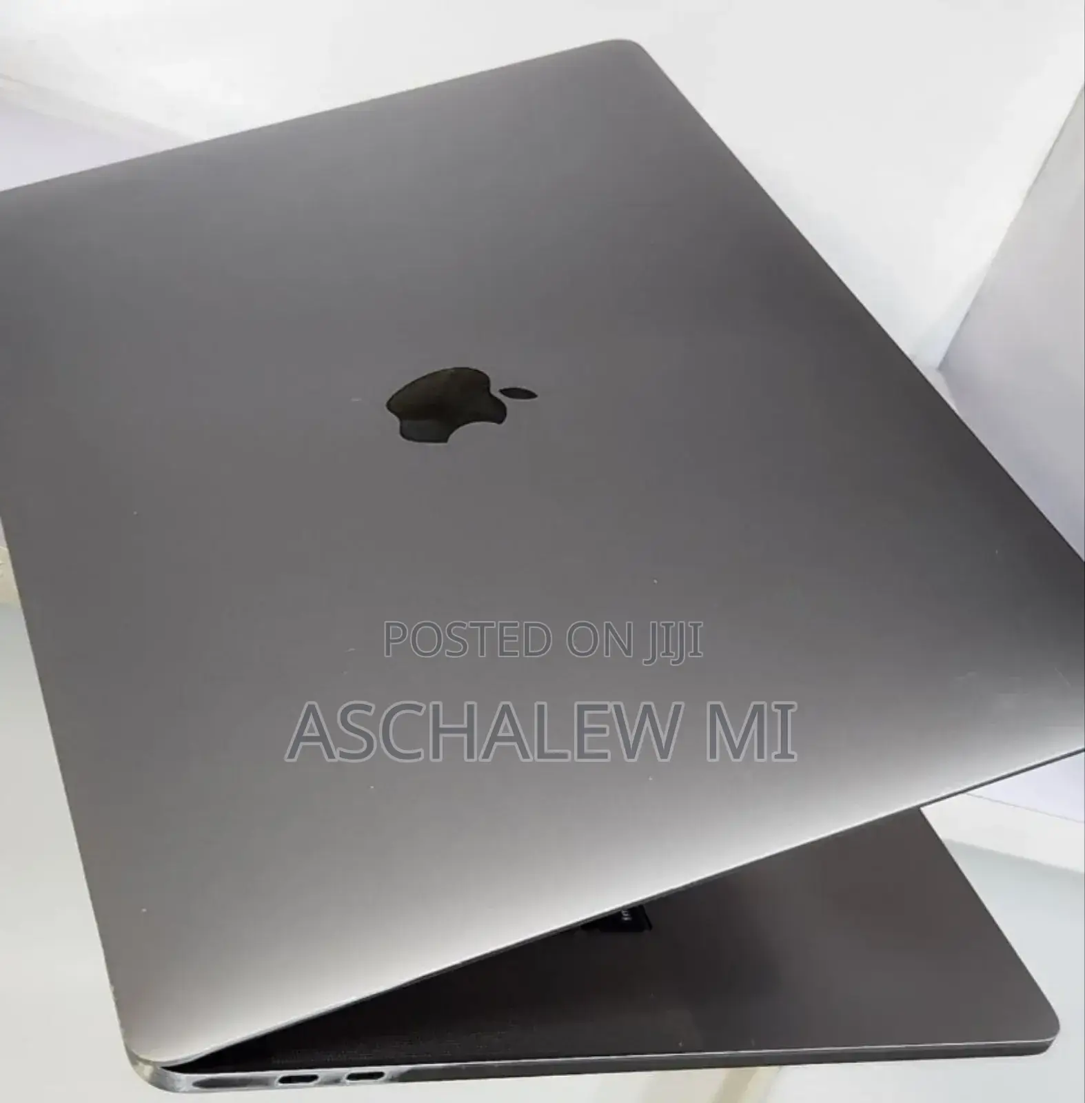 New Laptop Apple MacBook Pro 2018 32GB Intel Core i9 SSD 512GB