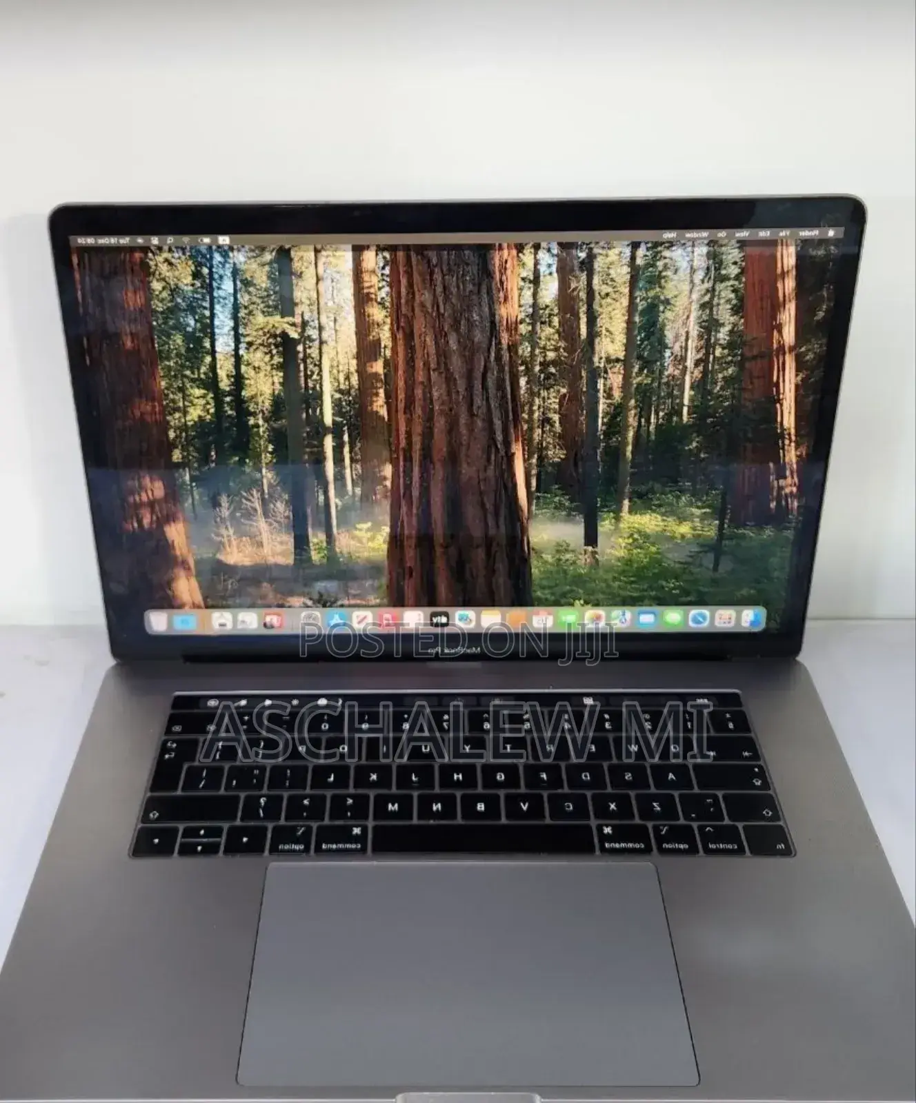 New Laptop Apple MacBook Pro 2018 32GB Intel Core i9 SSD 512GB
