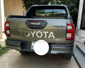 Toyota Hilux 2021 Teal