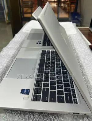 New Laptop HP EliteBook 840 G9 16GB Intel Core i5 SSD 512GB