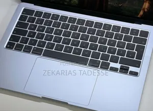 New Laptop Apple MacBook Air 2025 M4 13-inch 16GB Apple M4 SSD 256GB