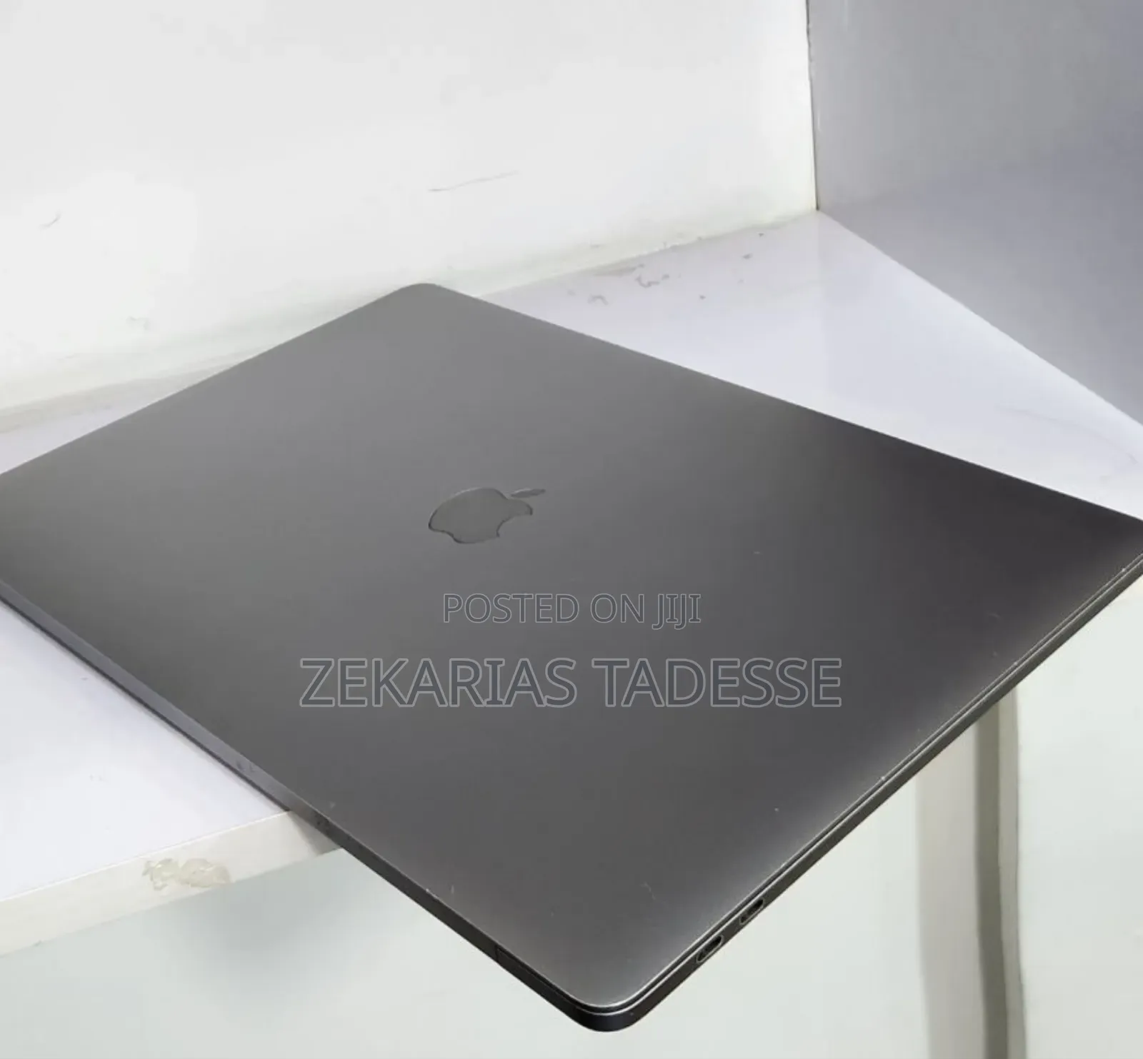 New Laptop Apple MacBook Pro 2018 32GB Intel Core i9 SSD 512GB