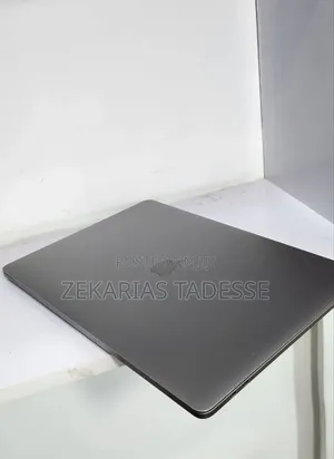New Laptop Apple MacBook Pro 2018 32GB Intel Core i9 SSD 512GB