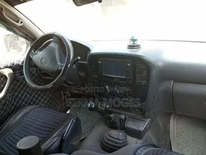 Toyota Land Cruiser HDJ 100 1999 White