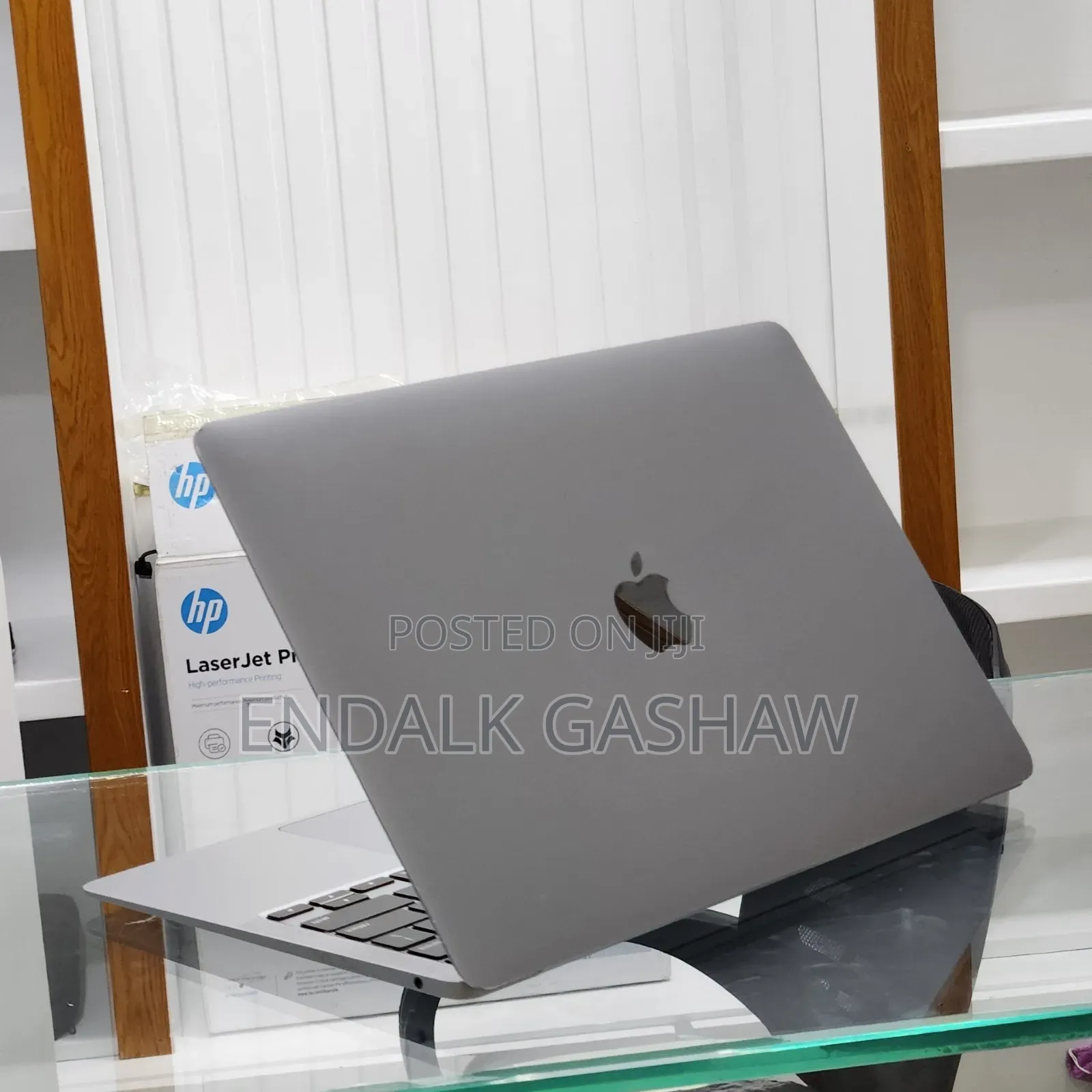 New Laptop Apple MacBook Air 2020 8GB Intel Core i3 SSD 256GB