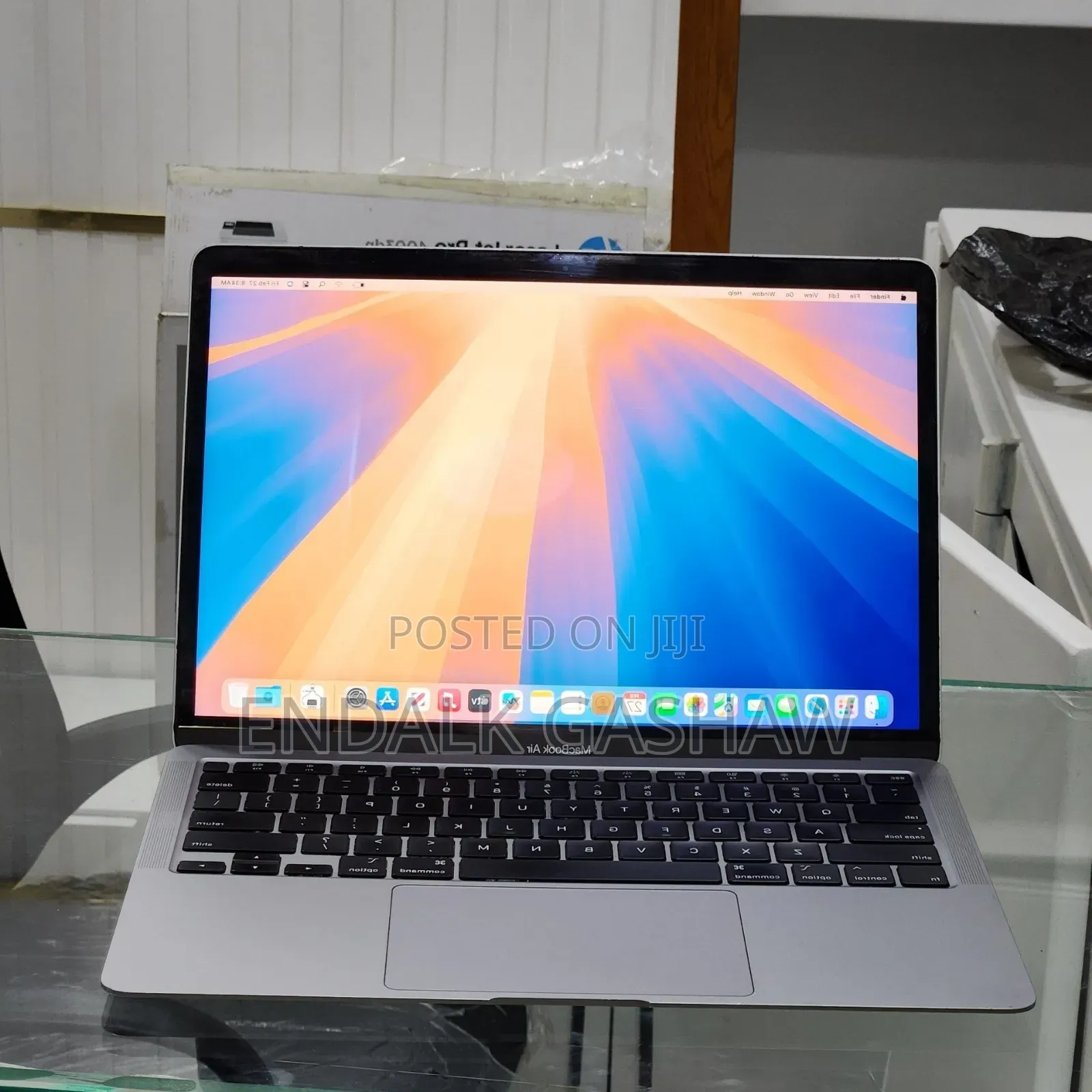 New Laptop Apple MacBook Air 2020 8GB Intel Core i3 SSD 256GB