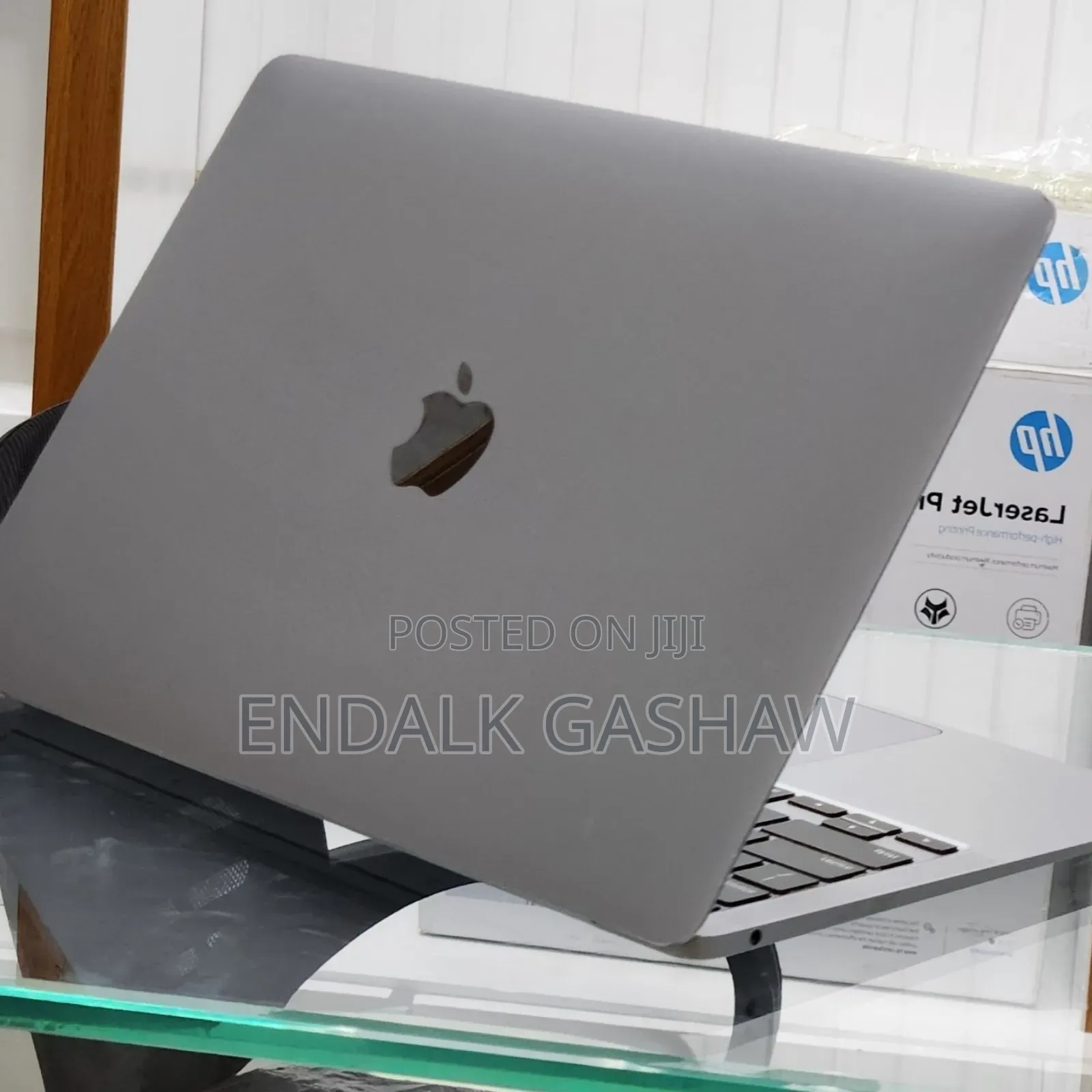 New Laptop Apple MacBook Air 2020 8GB Intel Core i3 SSD 256GB
