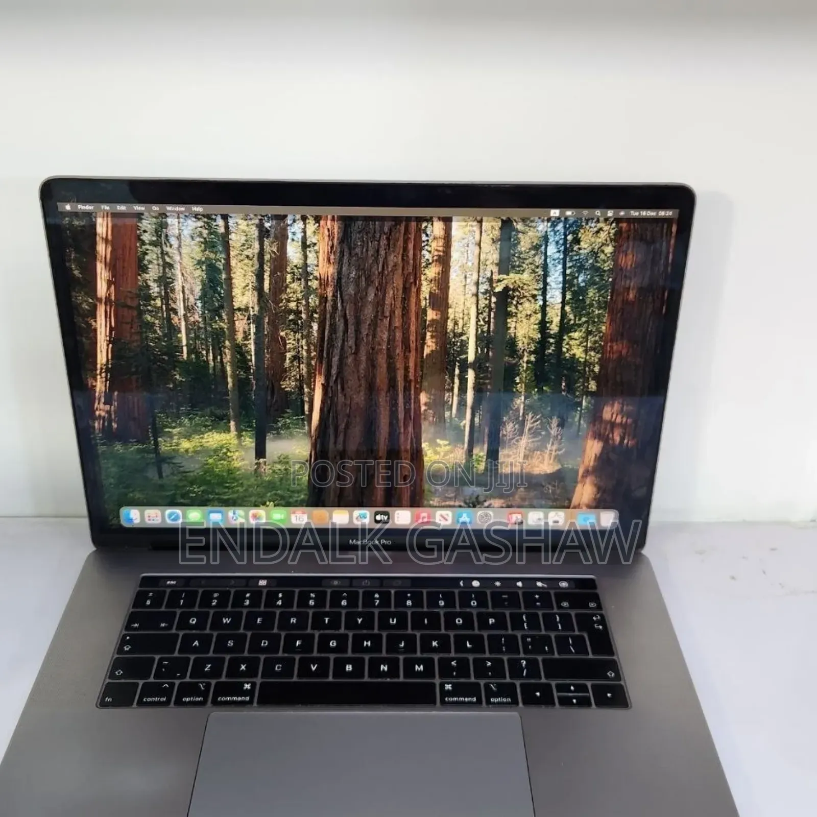 New Laptop Apple MacBook Pro 2018 32GB Intel Core i9 SSD 512GB