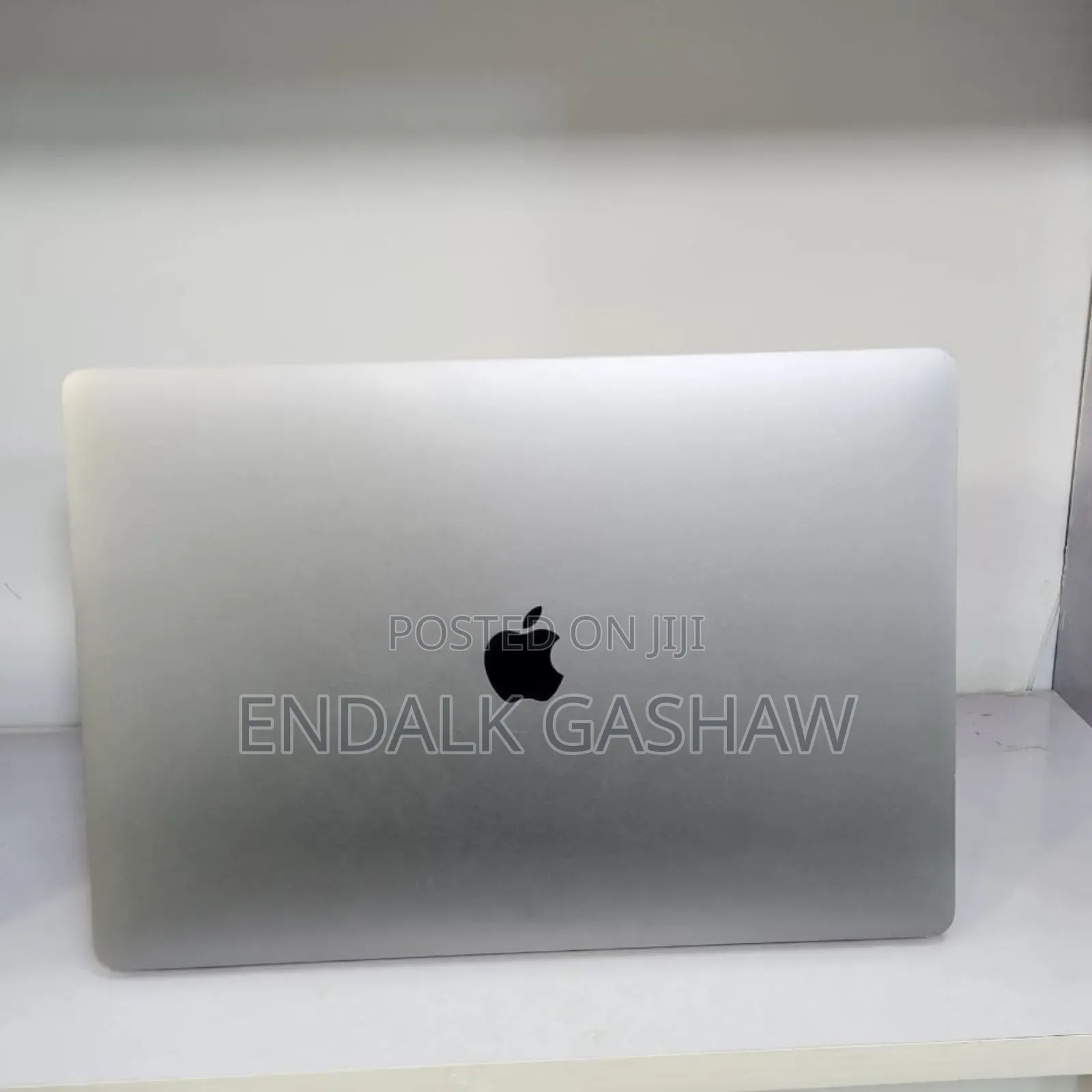 New Laptop Apple MacBook Pro 2018 32GB Intel Core i9 SSD 512GB