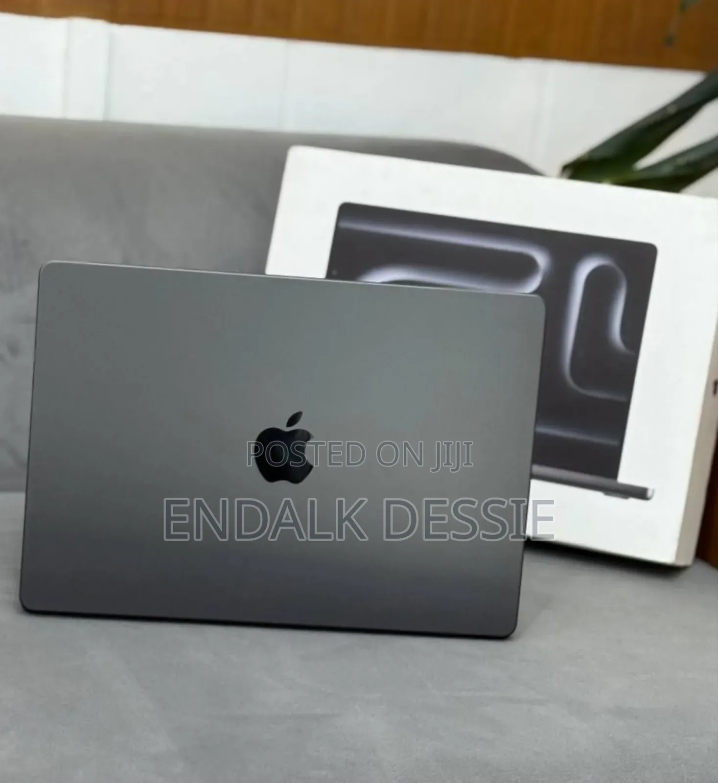 New Laptop Apple Macbook Pro 2025 M5 14-inch 16GB Apple M5 SSD 512GB
