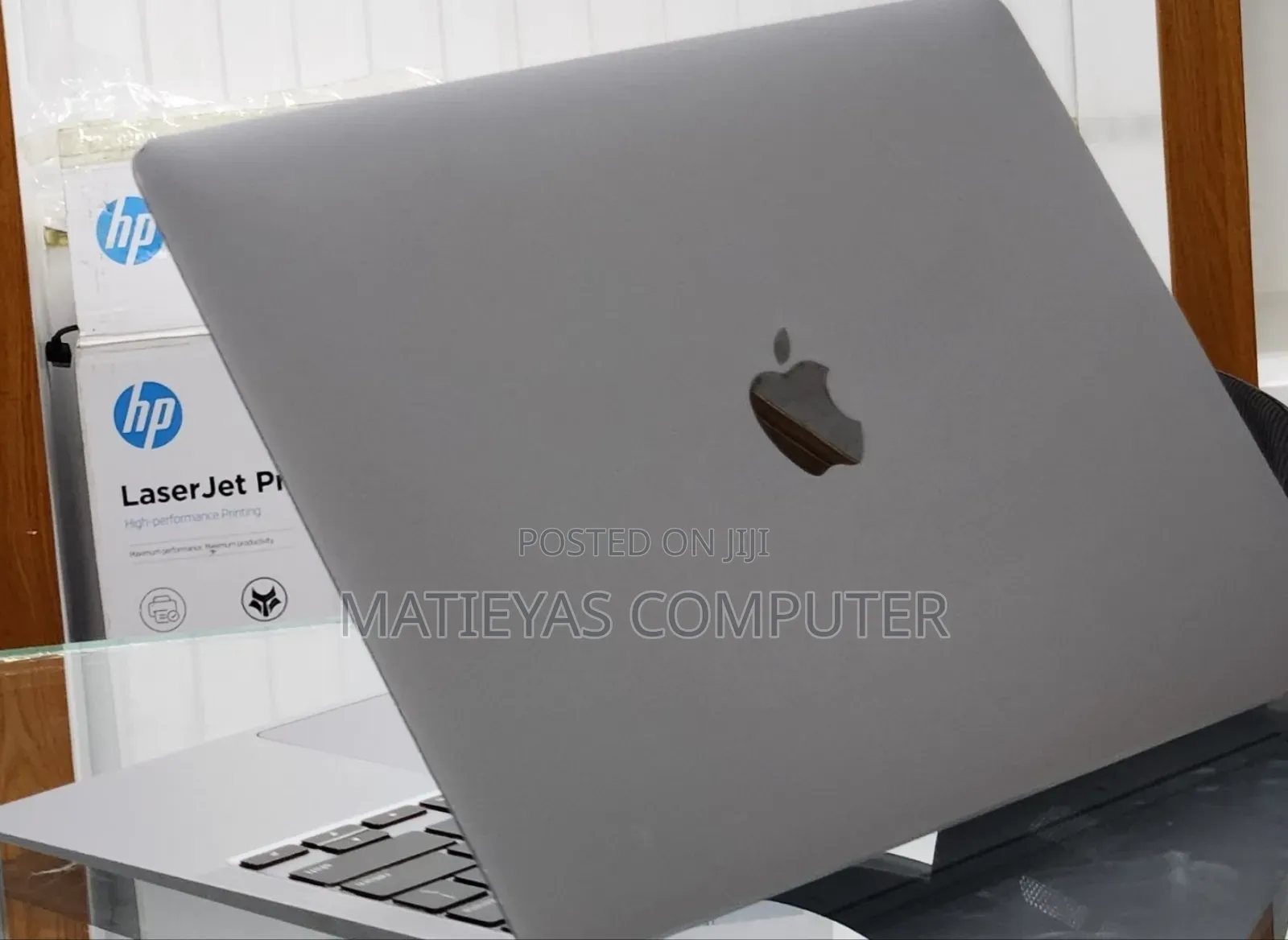 New Laptop Apple MacBook Air 2020 8GB Intel Core i3 SSD 256GB
