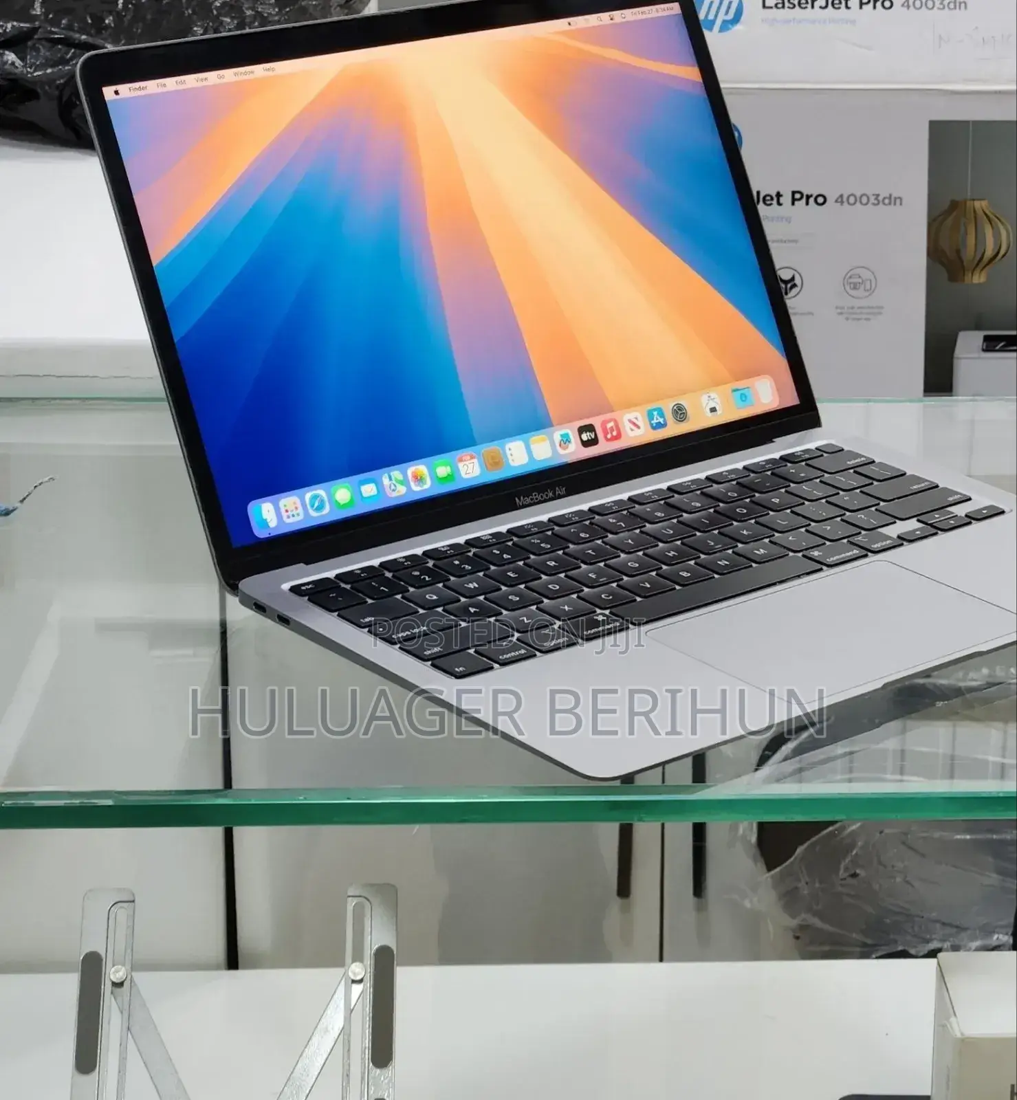 New Laptop Apple MacBook Air 2020 8GB Intel Core i3 SSD 256GB
