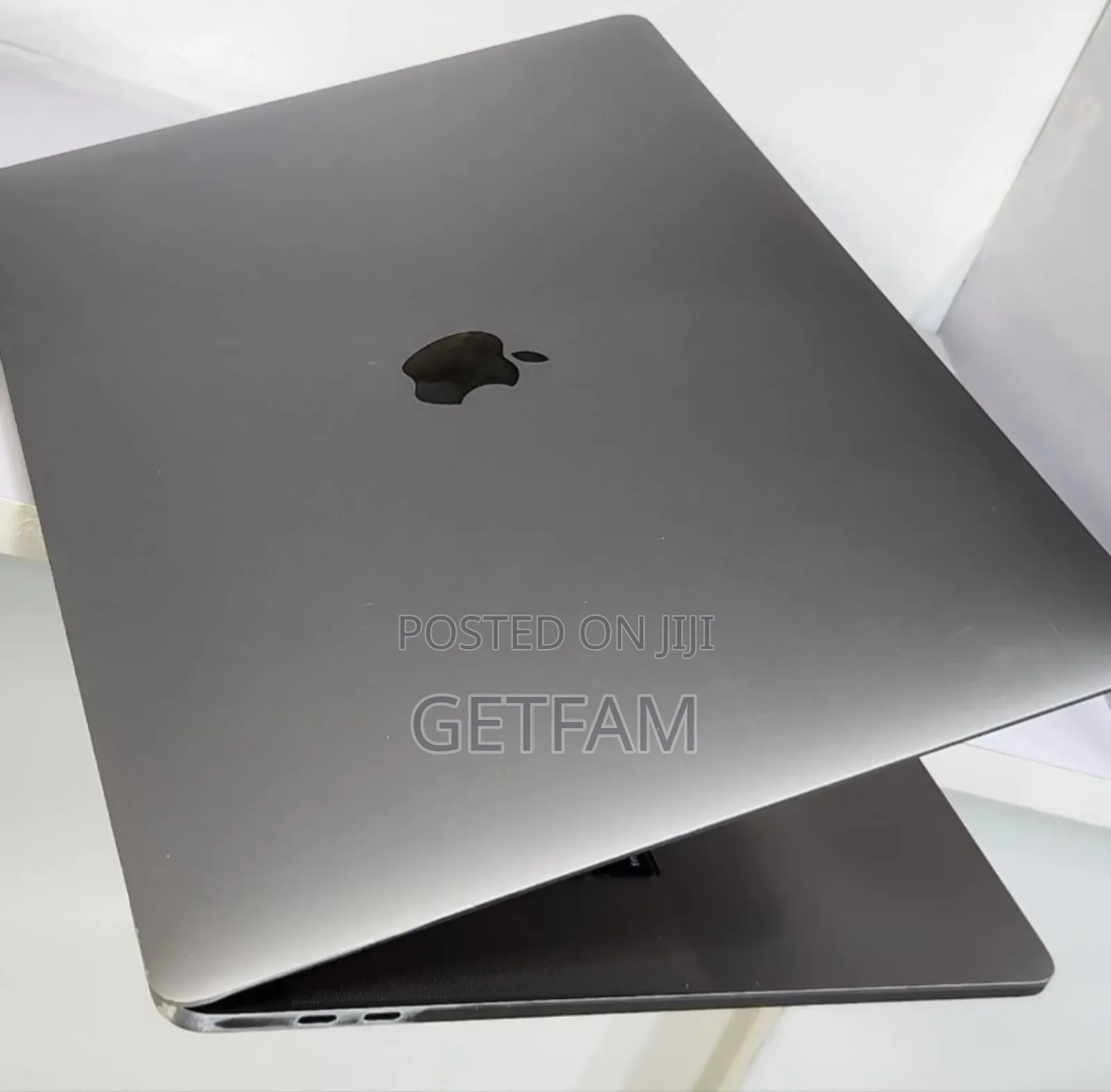 New Laptop Apple MacBook 2018 32GB Intel Core i9 SSD 512GB