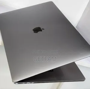 New Laptop Apple MacBook 2018 32GB Intel Core i9 SSD 512GB