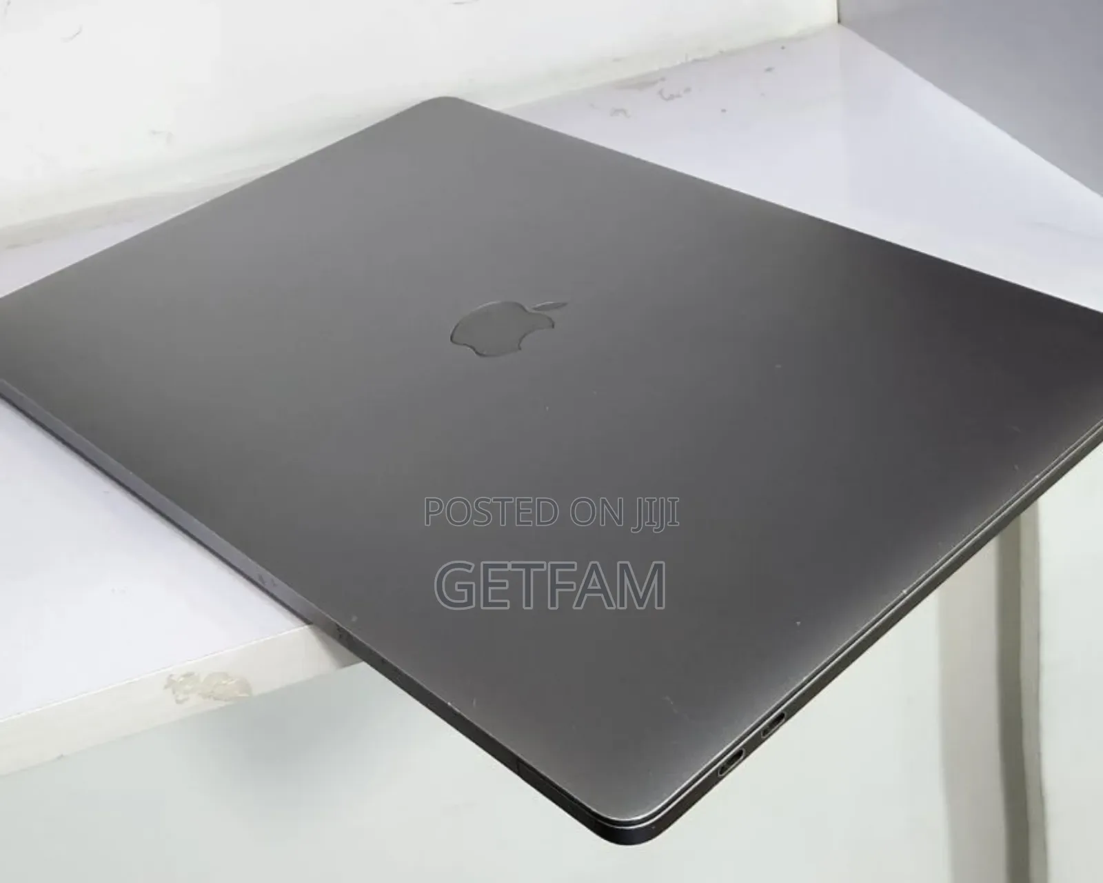 New Laptop Apple MacBook 2018 32GB Intel Core i9 SSD 512GB