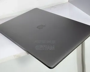 New Laptop Apple MacBook 2018 32GB Intel Core i9 SSD 512GB