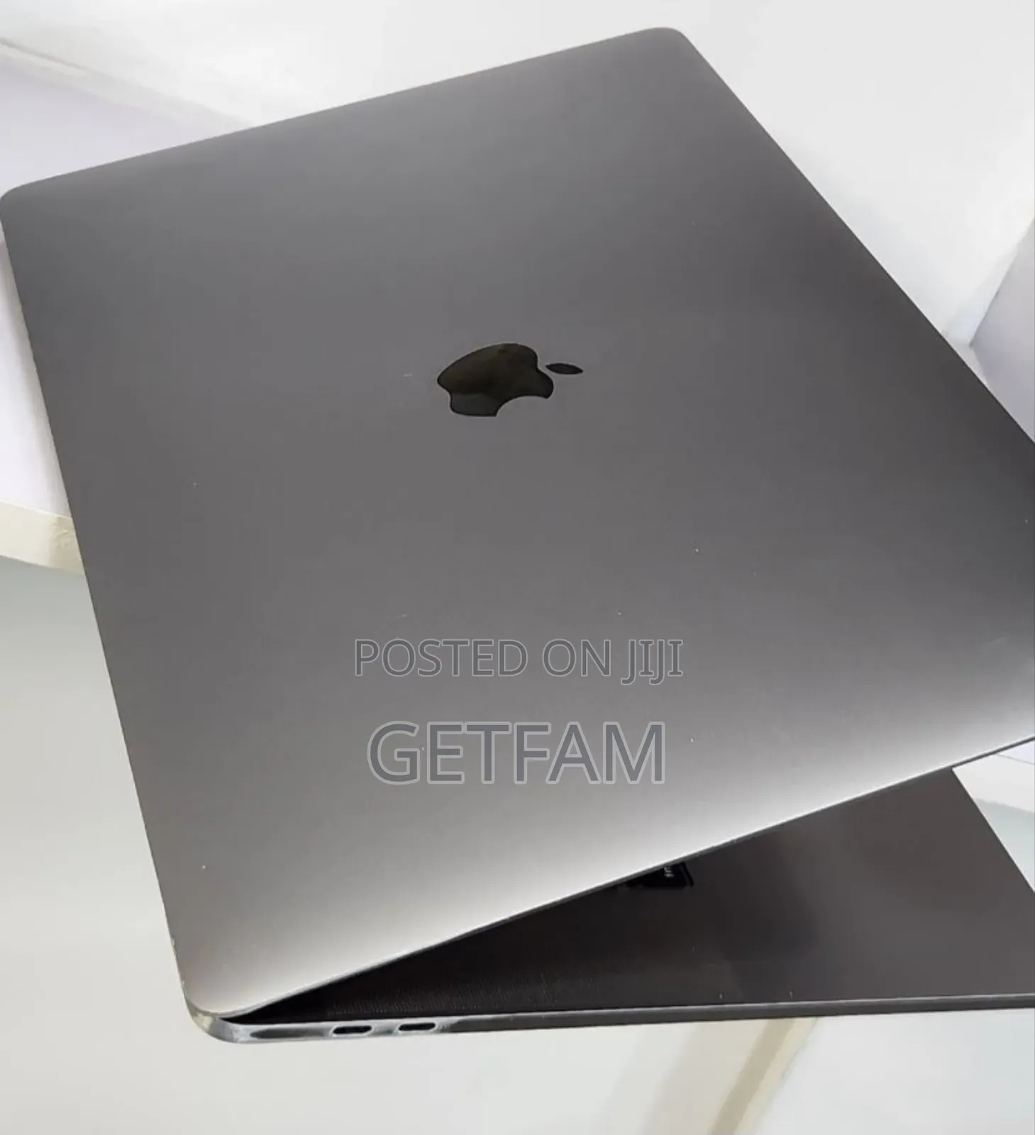 New Laptop Apple MacBook 2018 32GB Intel Core i9 SSD 512GB