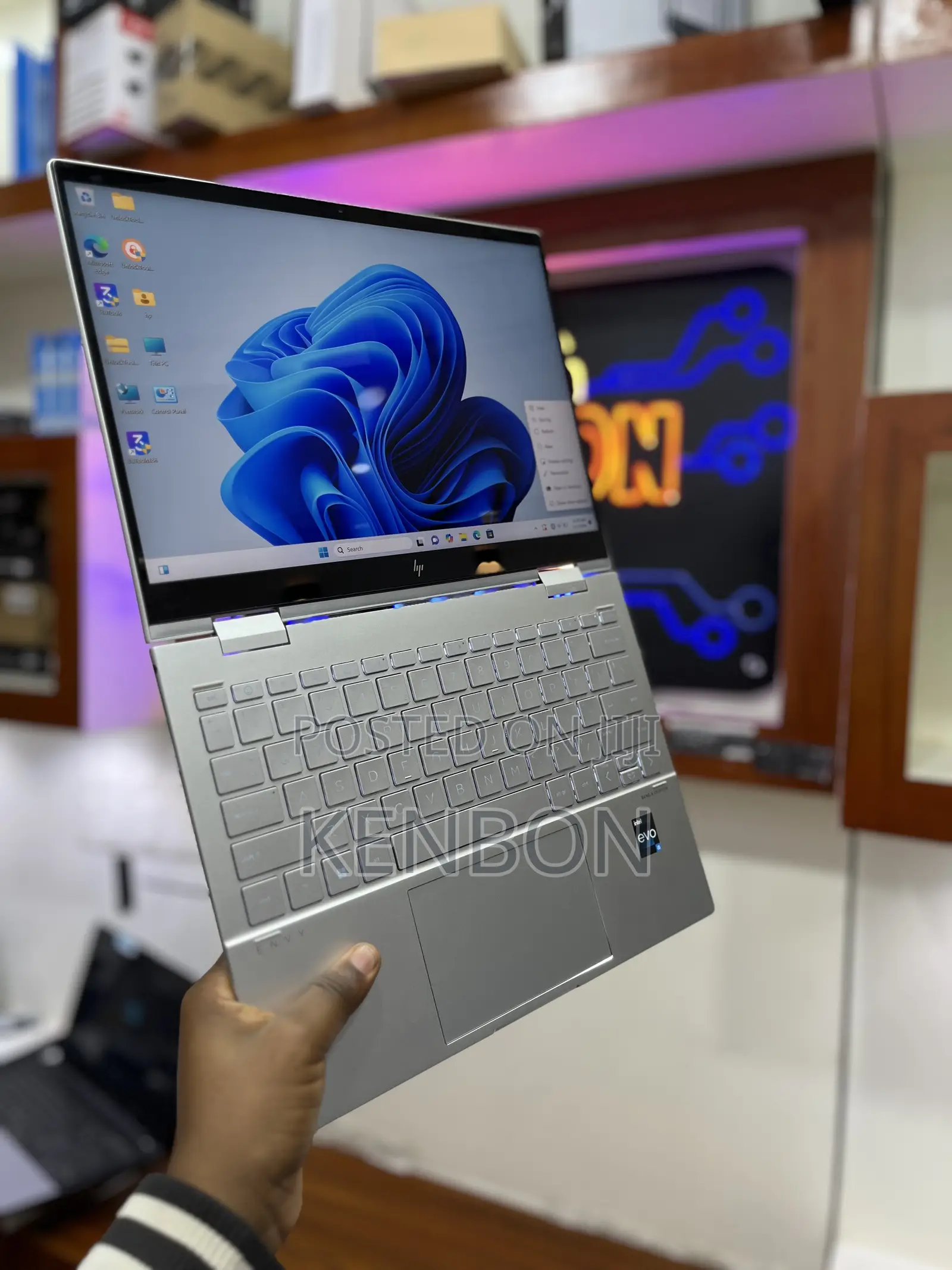 New Laptop HP Envy x360 8GB Intel Core i5 SSD 512GB