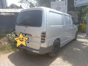 Toyota HiAce 2002 Silver