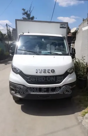 Iveco Daily Box Truck - 2023 ( ለጥፎ የቆመ)