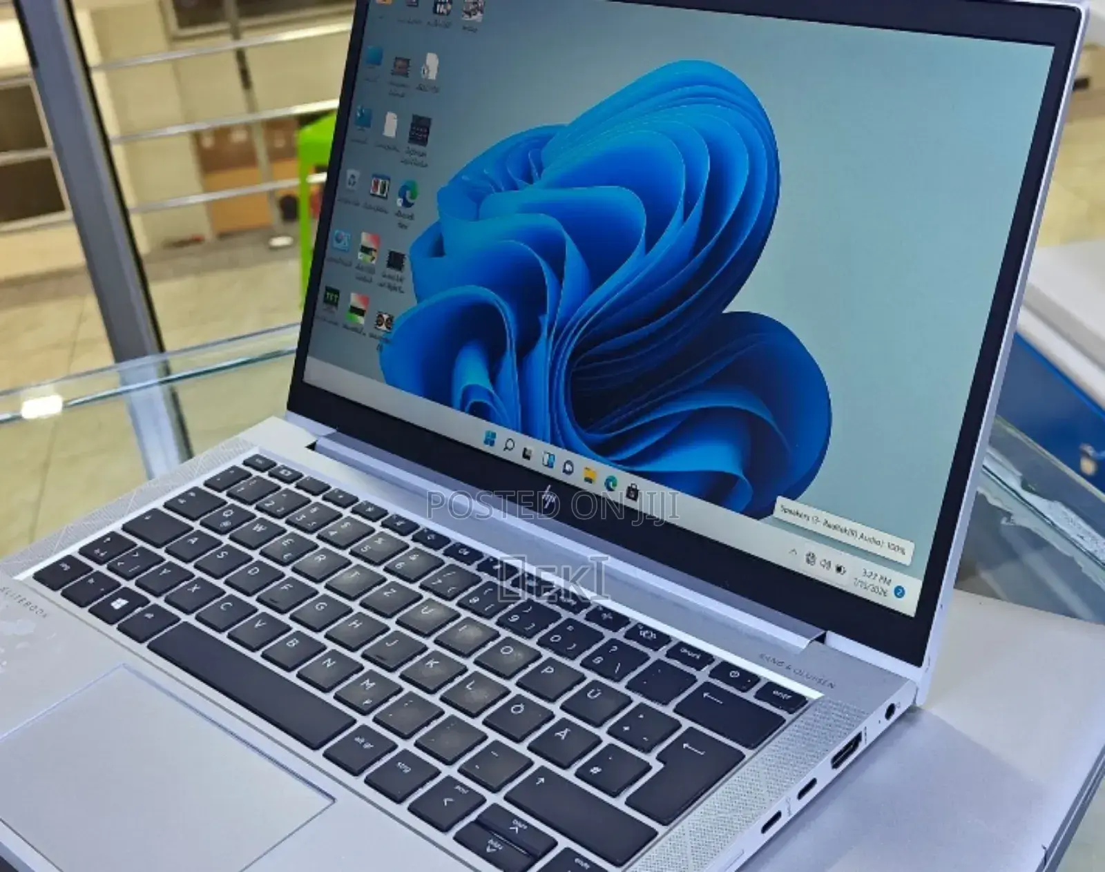 New Laptop HP EliteBook 830 G8 8GB Intel Core i5 SSD 512GB