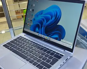 New Laptop HP EliteBook 830 G8 8GB Intel Core i5 SSD 512GB
