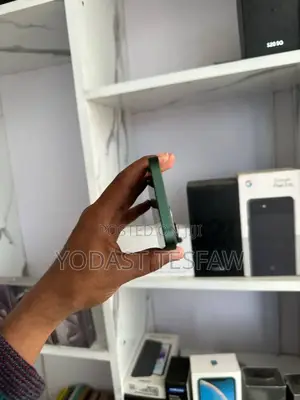 Apple iPhone 13 128 GB Green