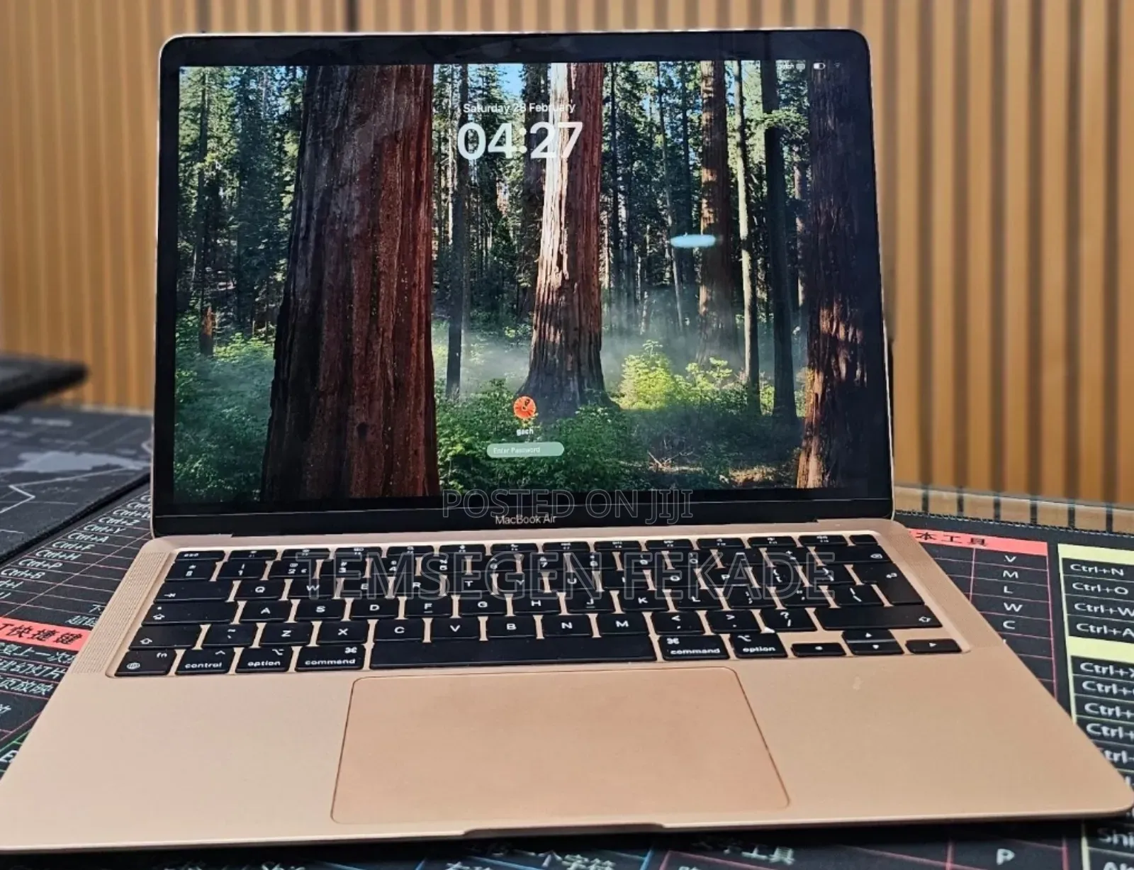 New Laptop Apple MacBook Air 8GB Apple M1 Max SSD 256GB