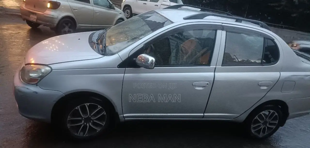 Toyota Platz 1.0 FWD 2005 Silver