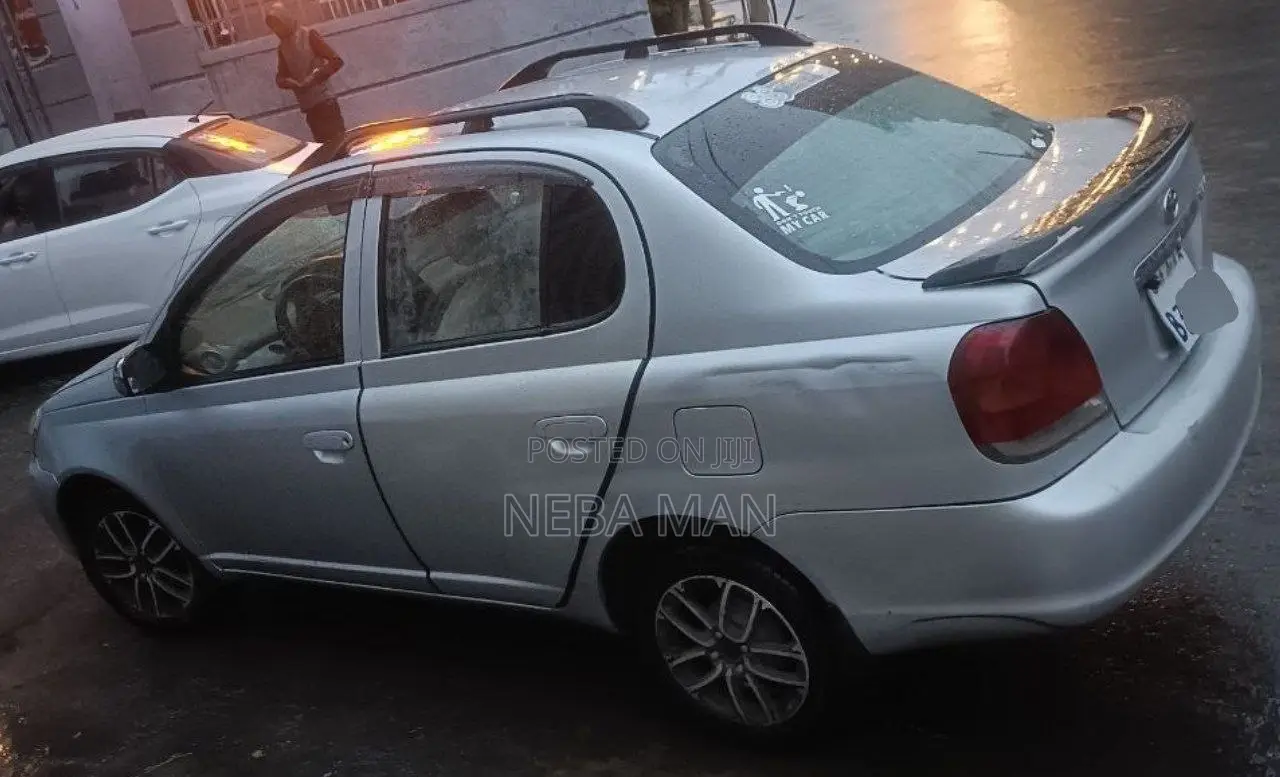 Toyota Platz 1.0 FWD 2005 Silver