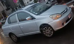 Toyota Platz 1.0 FWD 2005 Silver