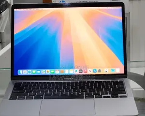 New Laptop Apple MacBook Air 2020 8GB Intel Core i3 SSD 256GB