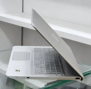 Laptop HP Envy 15 12GB Intel Core i5 SSHD+SSD 1T