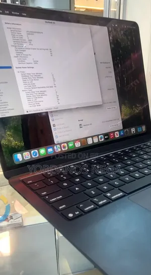 New Laptop Apple MacBook Air 2025 M4 13-inch 16GB Apple M4 SSD 256GB