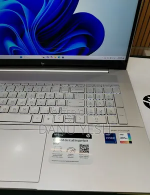 New Laptop HP Envy 17 12GB Intel Core i7 SSD 512GB