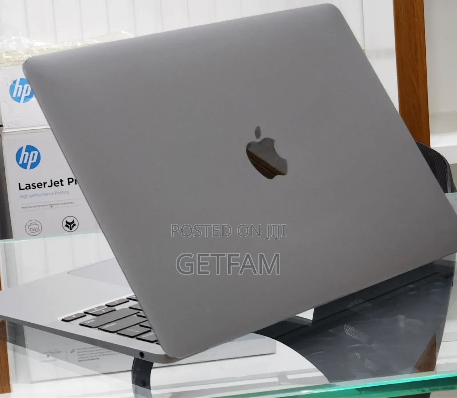 New Laptop Apple MacBook Air 2020 M1 16GB Intel Core i3 SSD 256GB