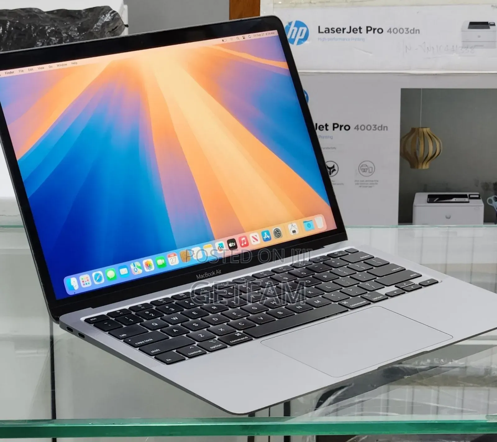 New Laptop Apple MacBook Air 2020 M1 16GB Intel Core i3 SSD 256GB