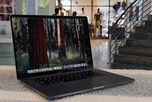 New Laptop Apple MacBook Pro 2019 16GB Intel Core i7 SSD 512GB