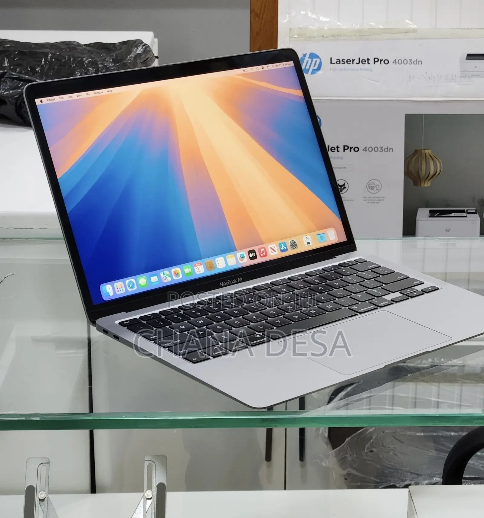 New Laptop Apple MacBook Air 2020 8GB Intel Core i3 SSD 256GB