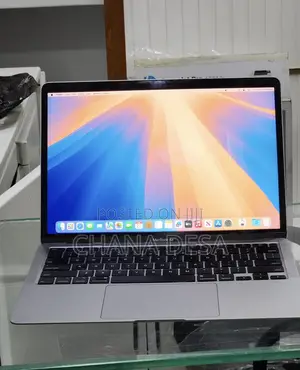 New Laptop Apple MacBook Air 2020 8GB Intel Core i3 SSD 256GB