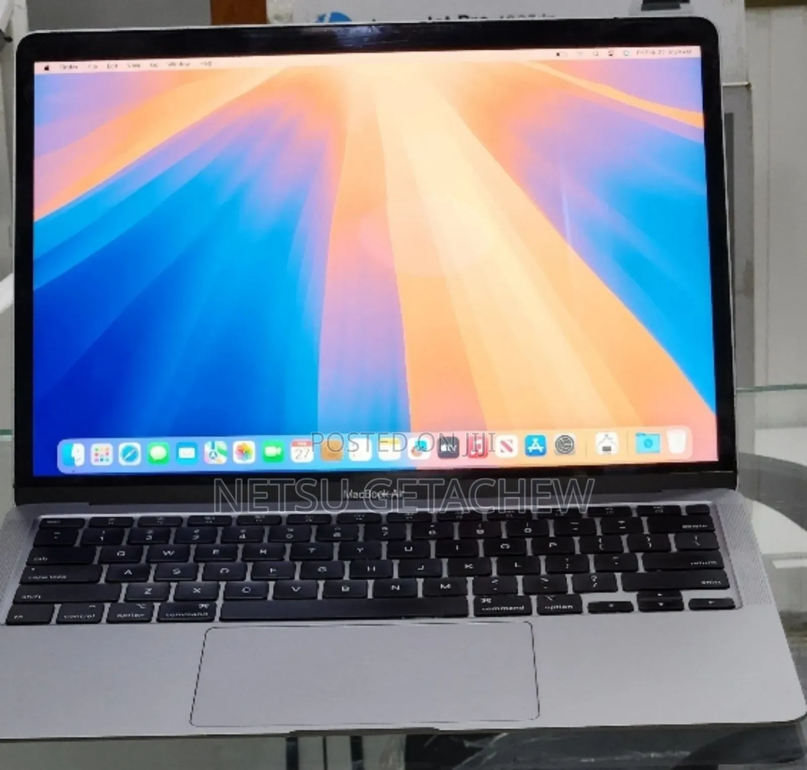 New Laptop Apple MacBook Air 2020 M1 8GB Intel Core i3 SSD 256GB