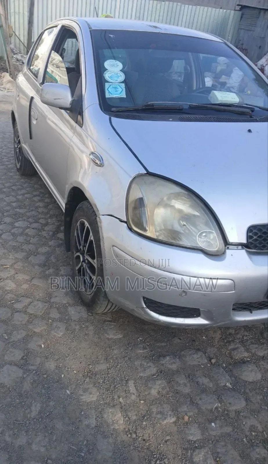 Toyota Vitz 2004 Silver