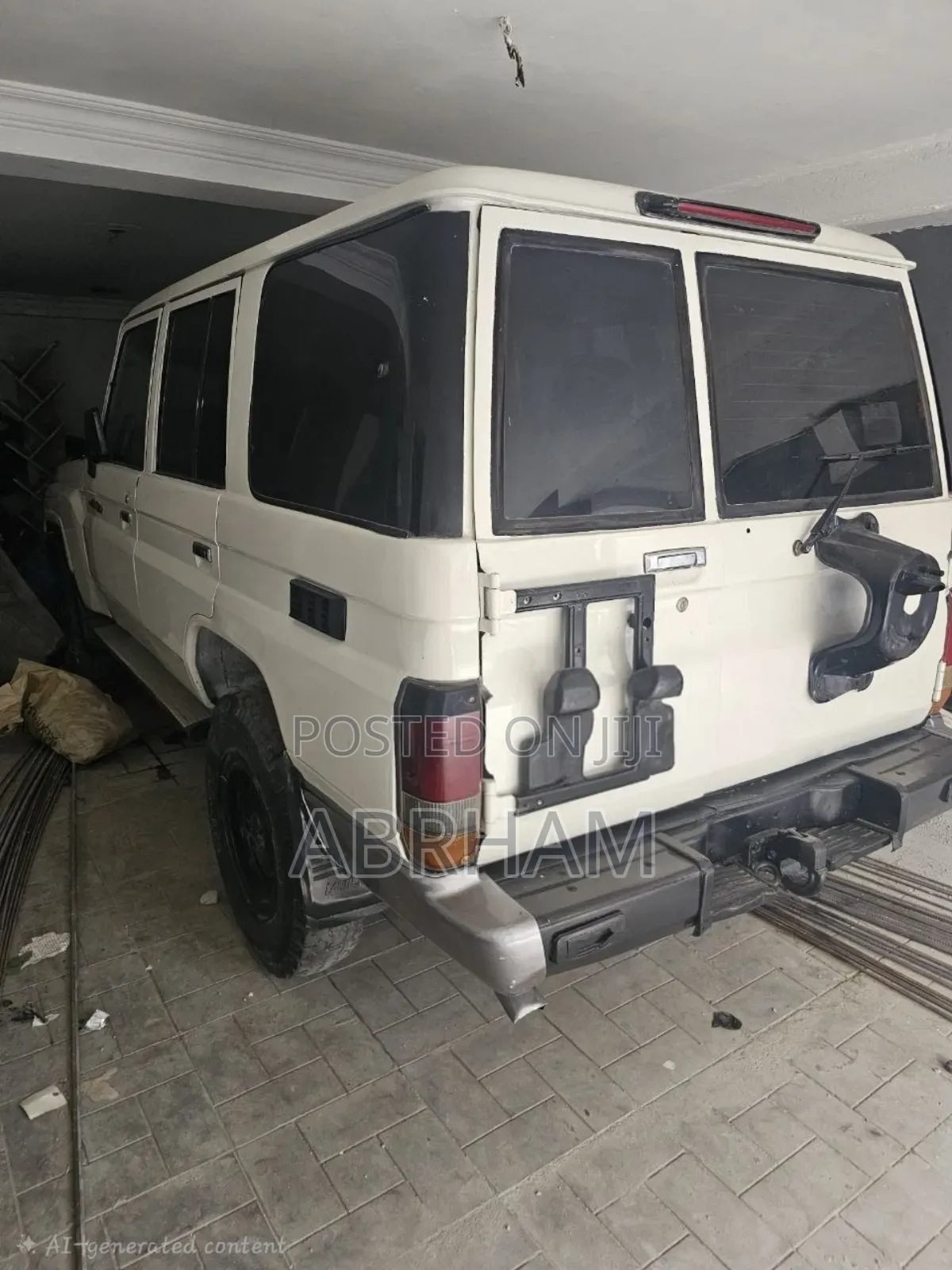 Toyota Land Cruiser 2010 White