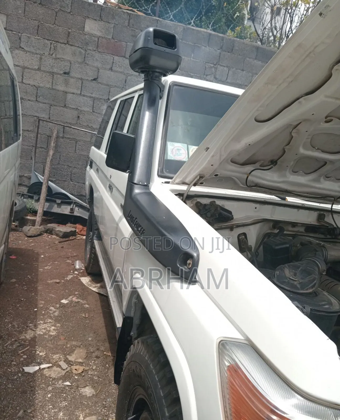 Toyota Land Cruiser 2010 White