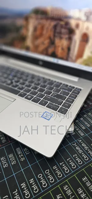 New Laptop HP EliteBook 840 G5 8GB Intel Core i5 SSD 512GB
