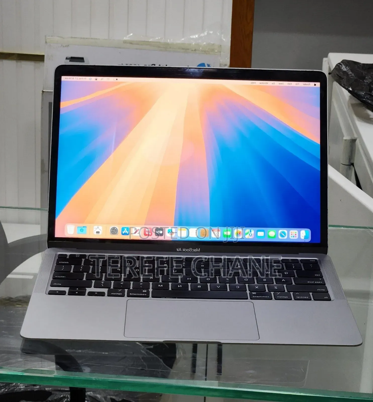 New Laptop Apple MacBook Air 2020 8GB Intel Core i3 SSD 256GB